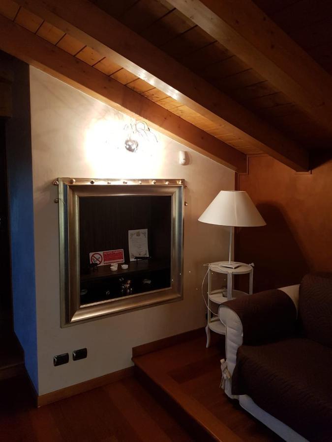 Il Sasso Bianco Bb Apartment Comerio Exterior photo