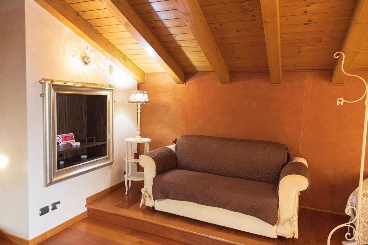 Il Sasso Bianco Bb Apartment Comerio Exterior photo